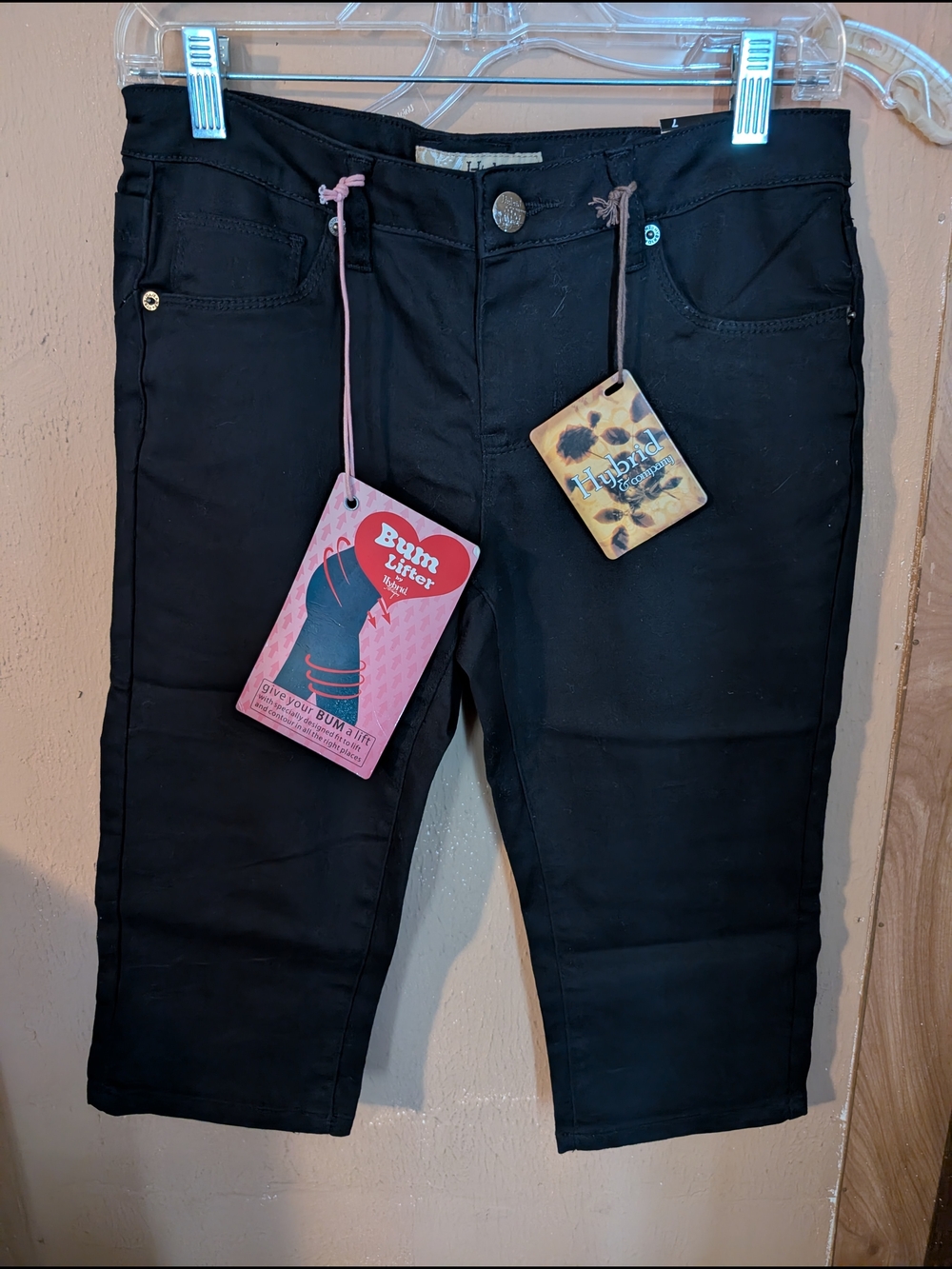 Bum Lifter Black Capri Pants Sz 7